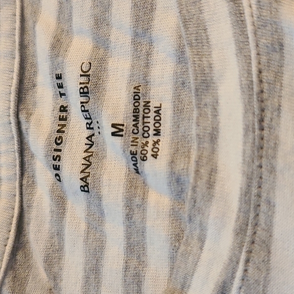 Banana Republic tshirt - Picture 3 of 4